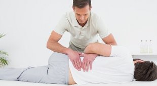 bolest zad v bederní masáž